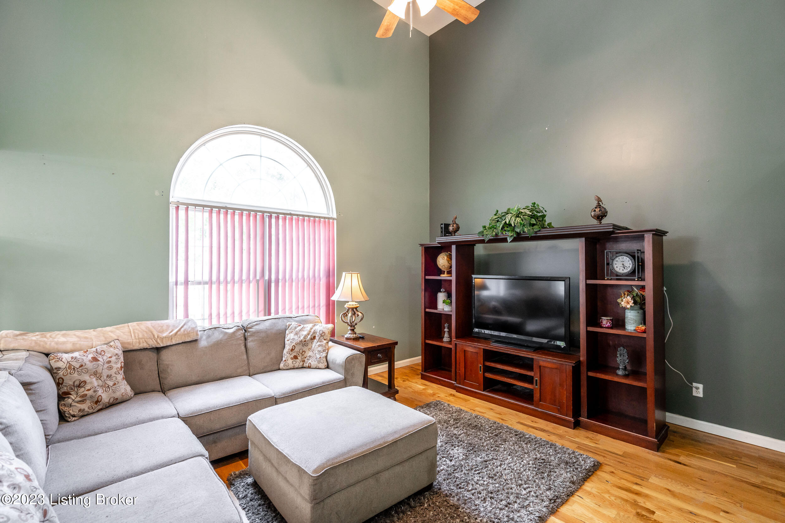 6502 Bridleview Cir