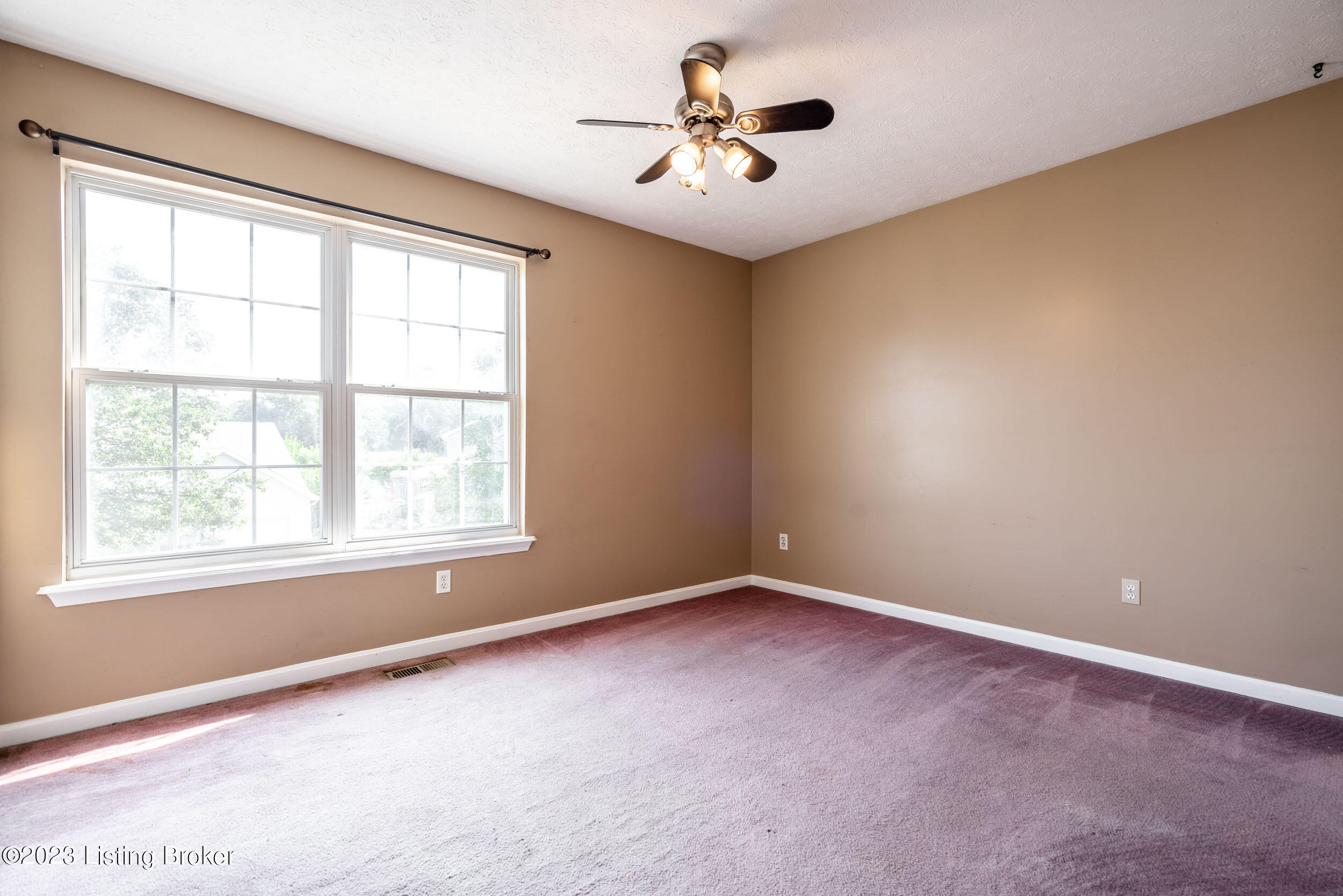 6502 Bridleview Cir
