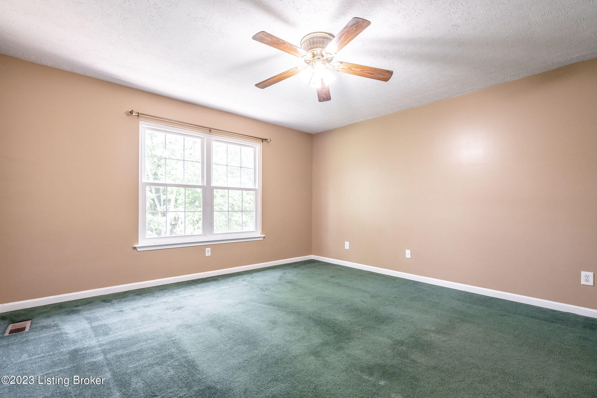 6502 Bridleview Cir
