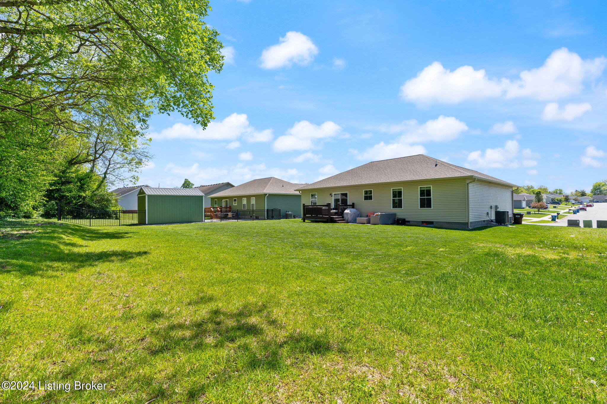 122 Appletree Way