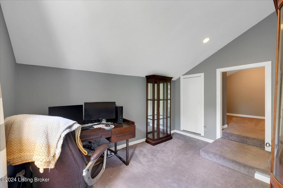 2215 Fox Trail Ct