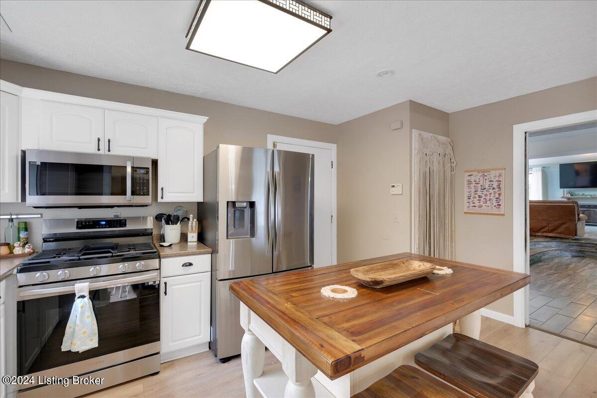 2215 Fox Trail Ct