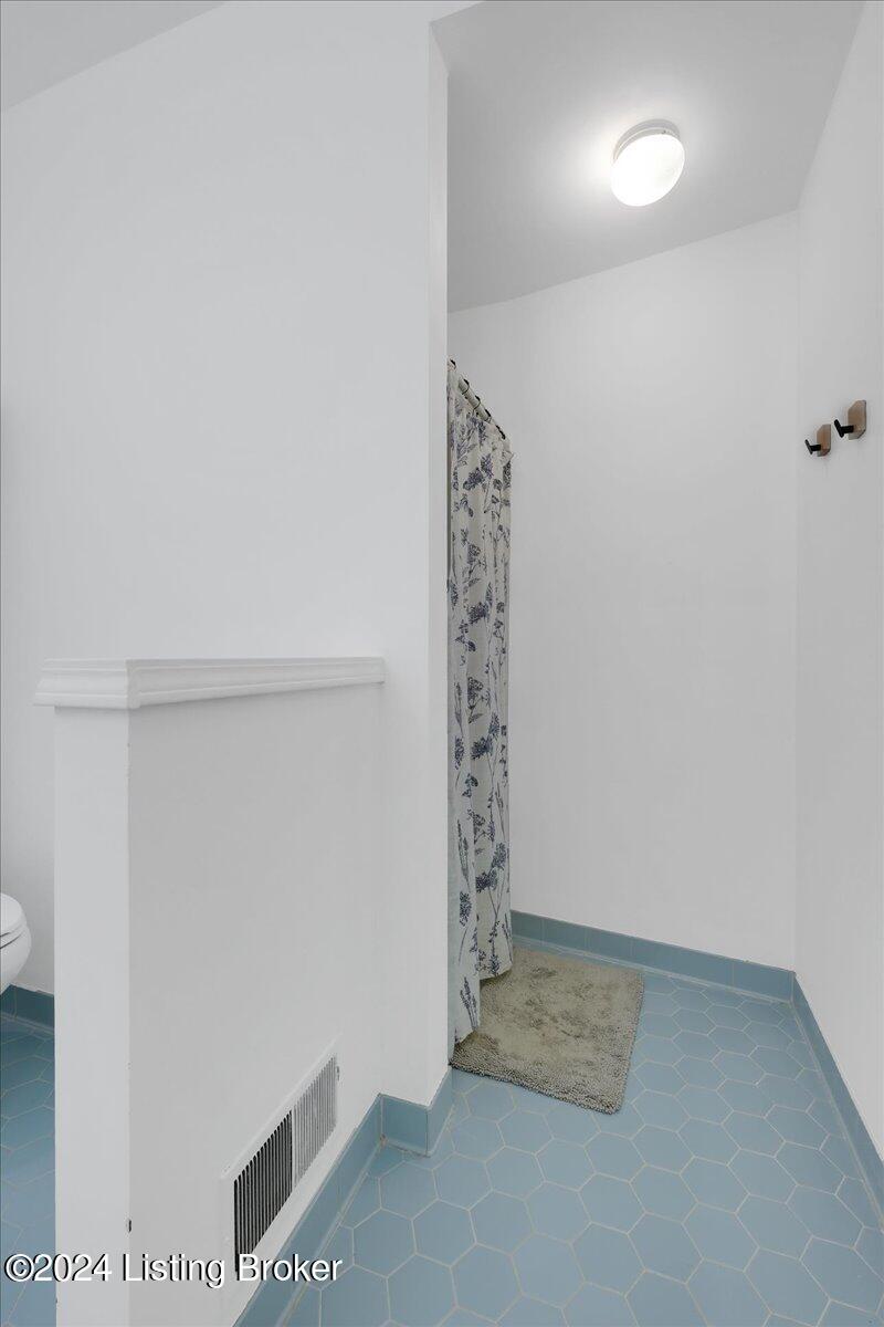 2215 Fox Trail Ct