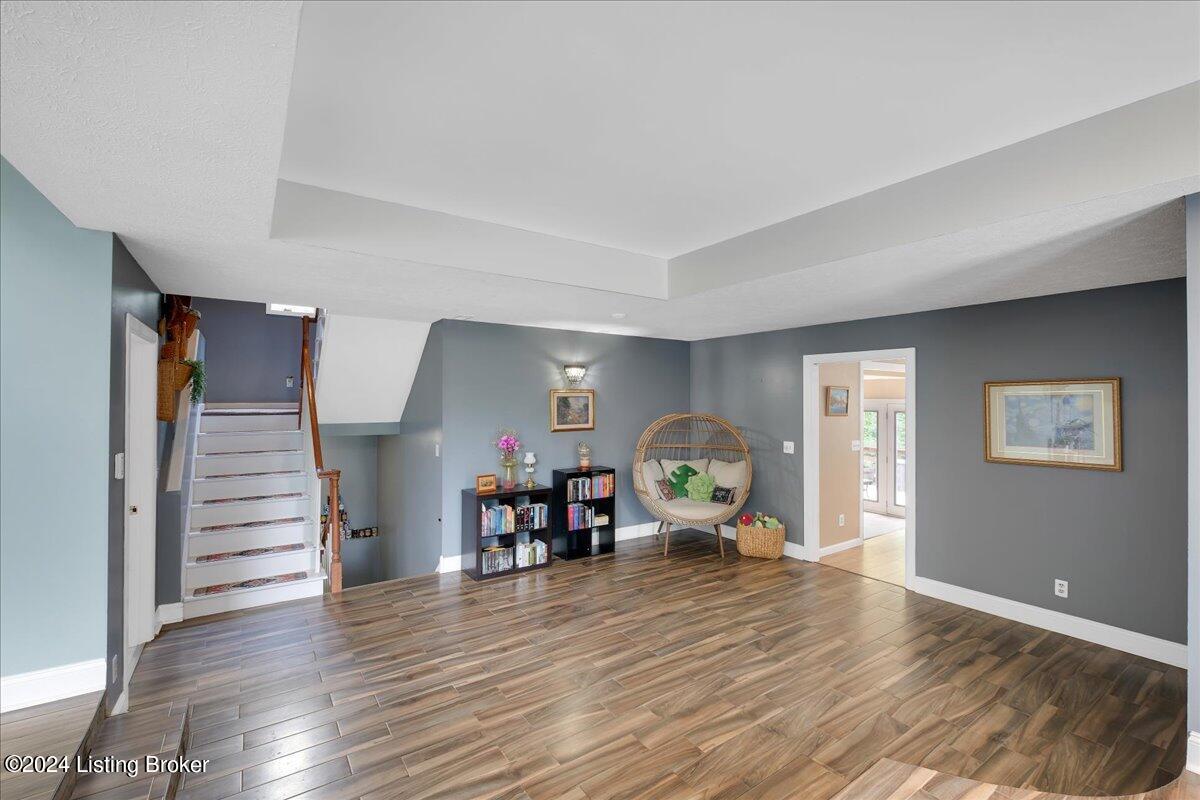 2215 Fox Trail Ct