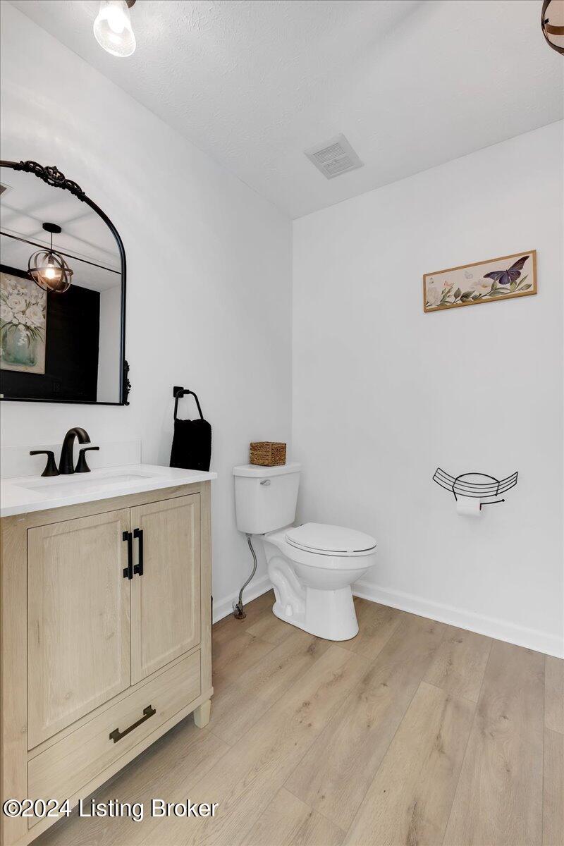 2215 Fox Trail Ct