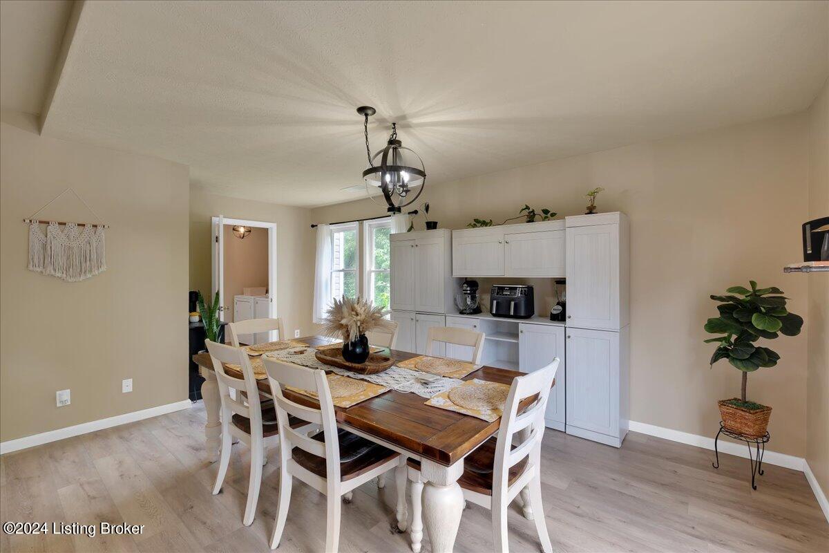 2215 Fox Trail Ct