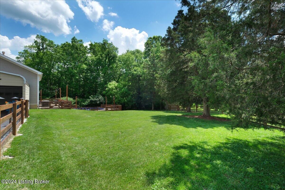 2215 Fox Trail Ct