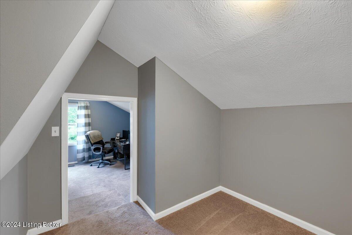 2215 Fox Trail Ct