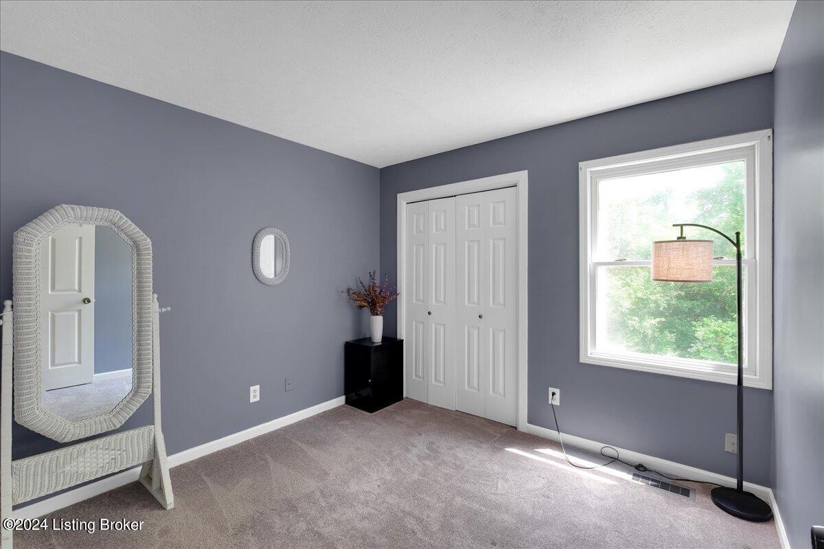 2215 Fox Trail Ct