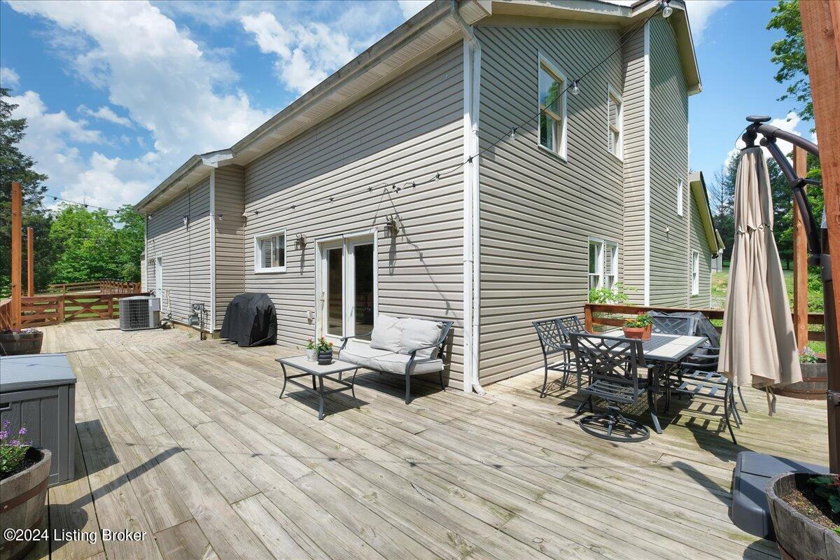 2215 Fox Trail Ct
