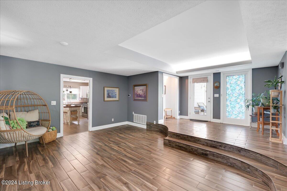 2215 Fox Trail Ct