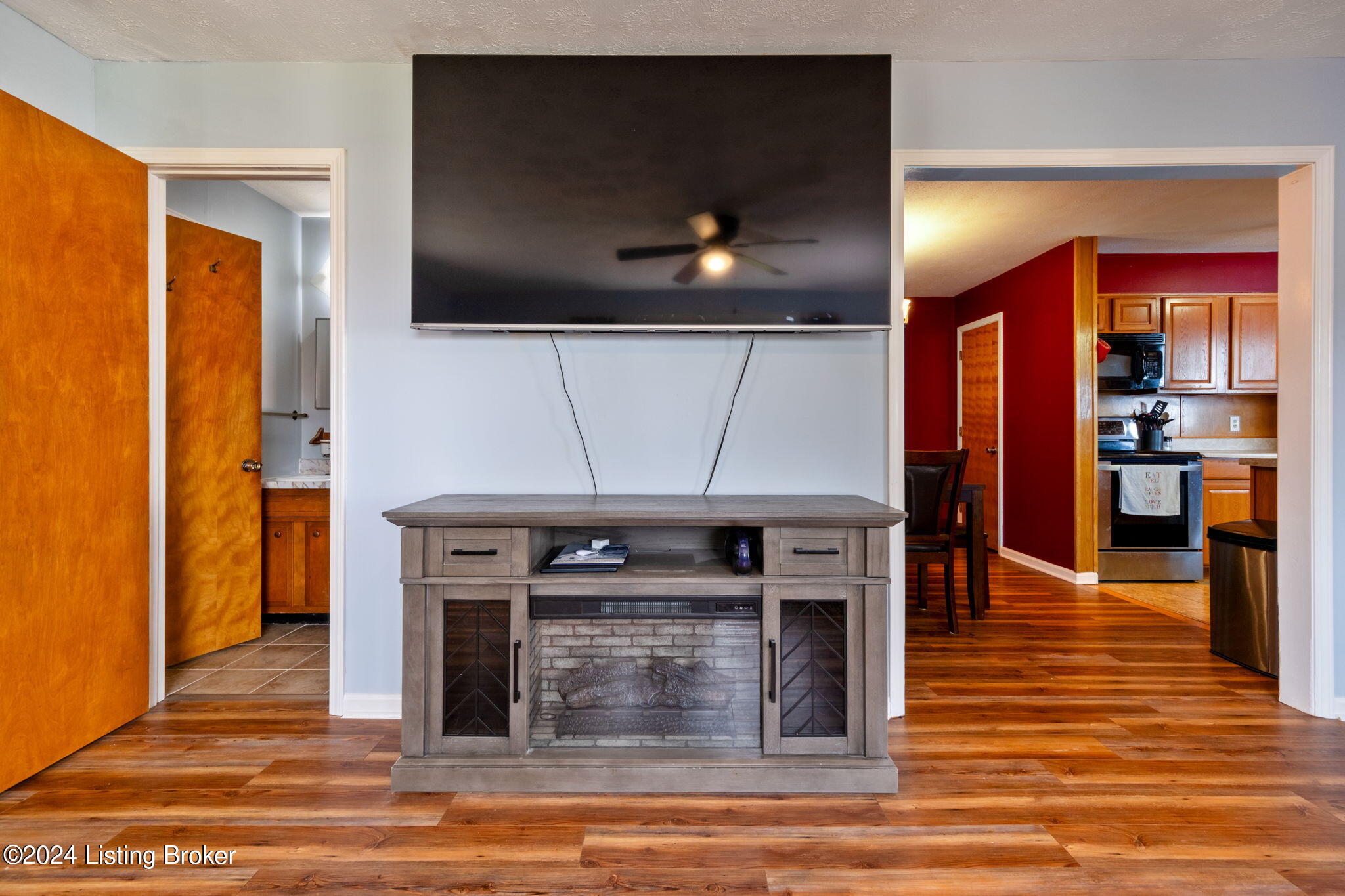 11100 Oliverda Dr