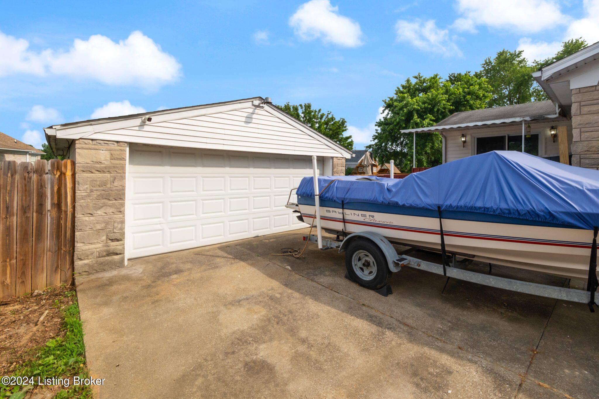 11100 Oliverda Dr