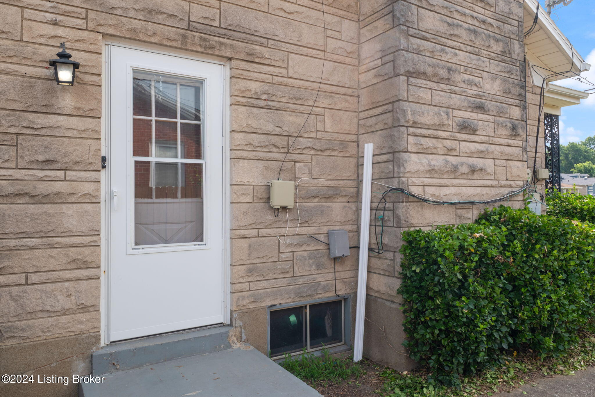 11100 Oliverda Dr