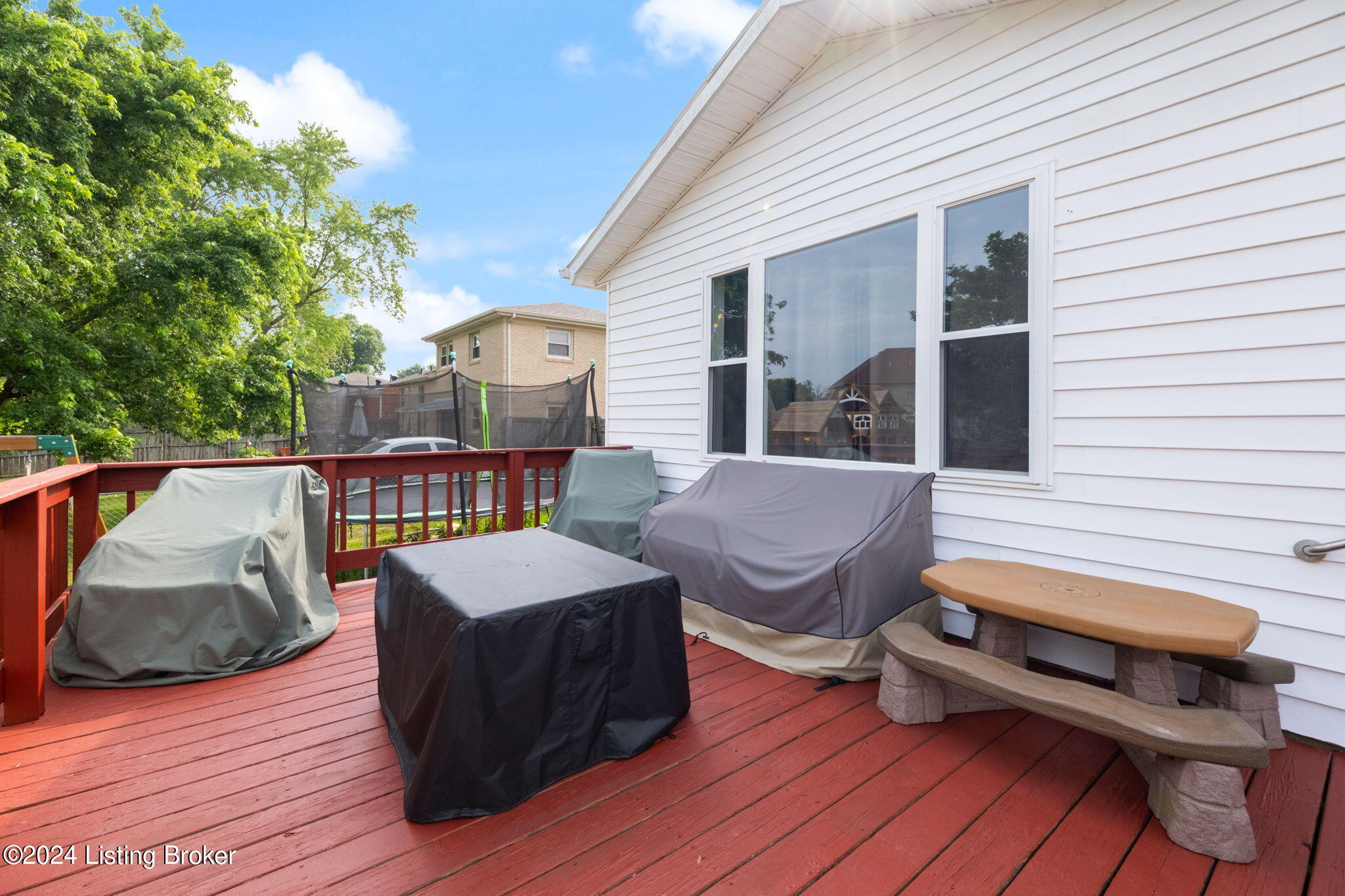 11100 Oliverda Dr