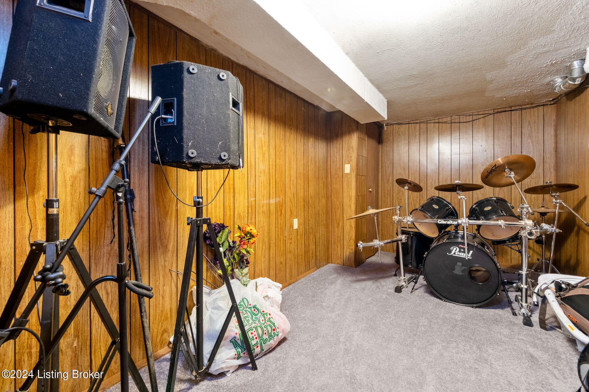 11100 Oliverda Dr