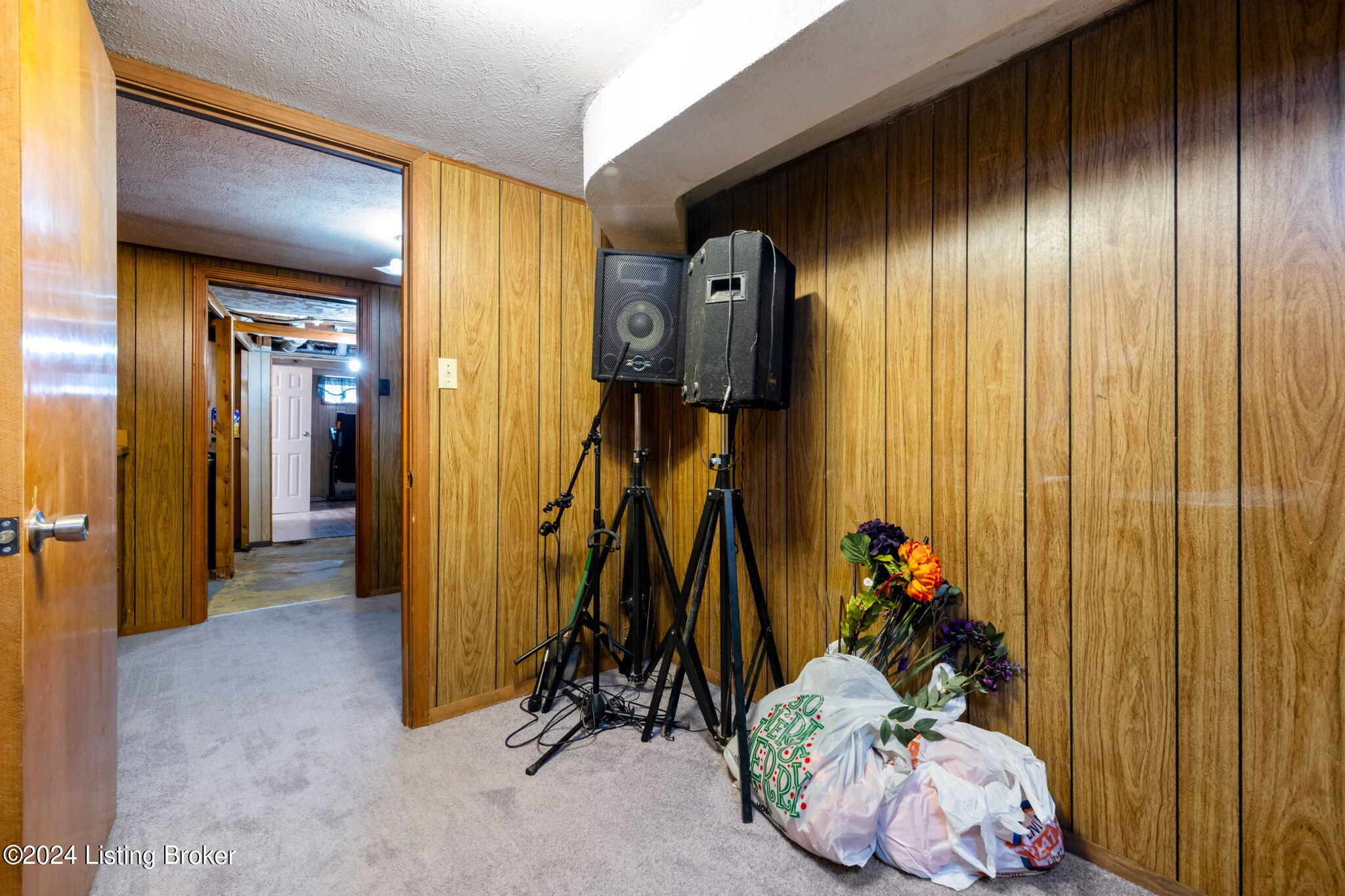11100 Oliverda Dr