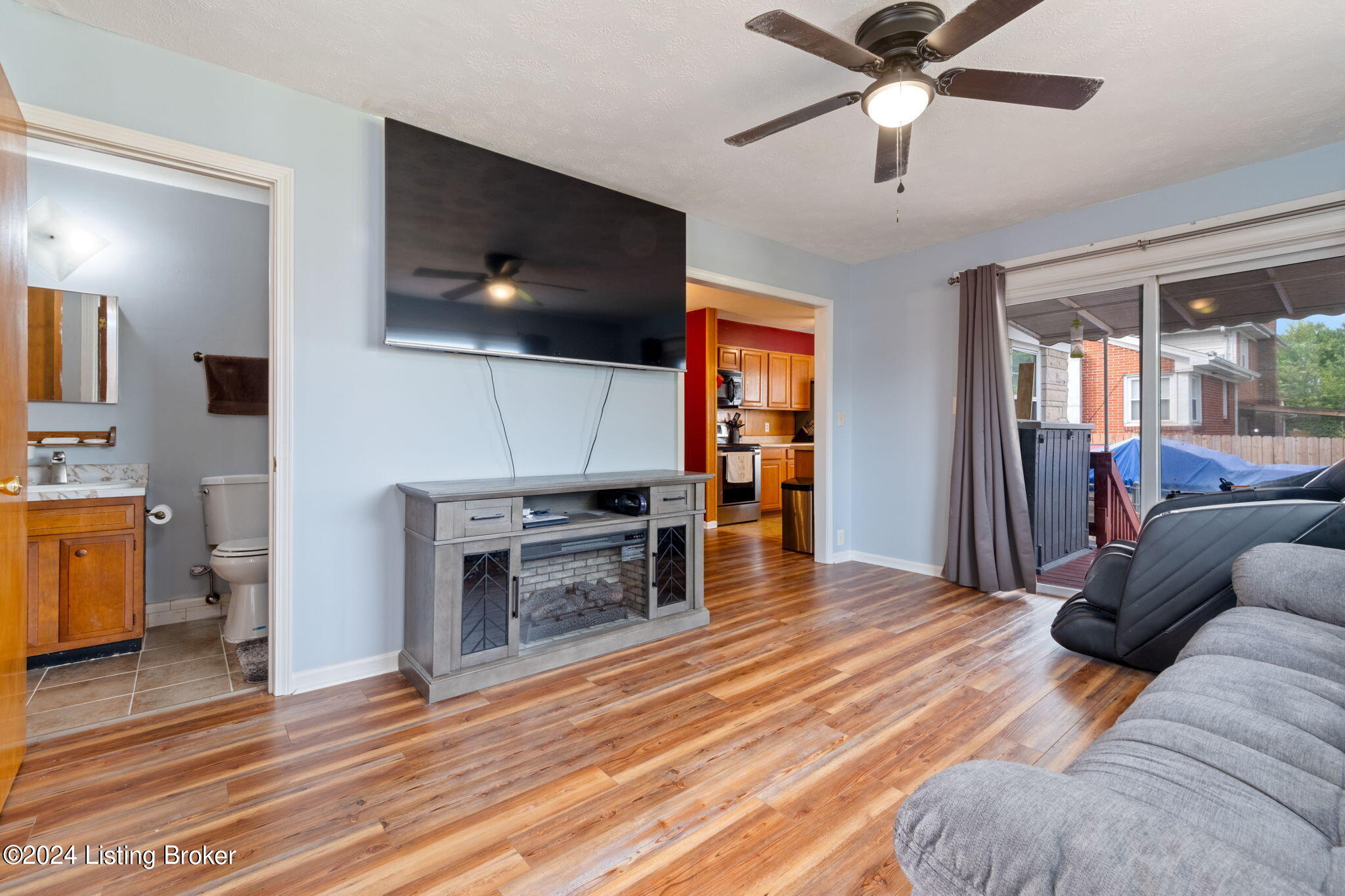 11100 Oliverda Dr