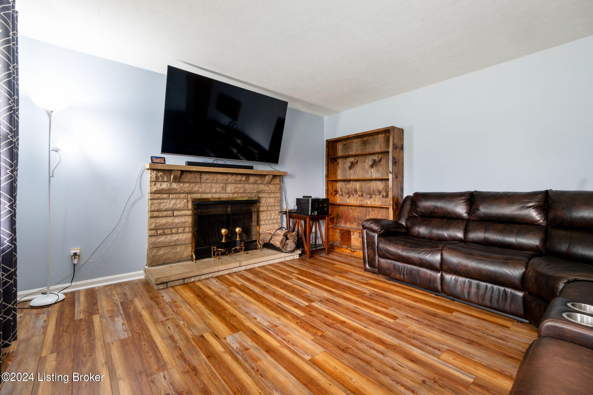11100 Oliverda Dr