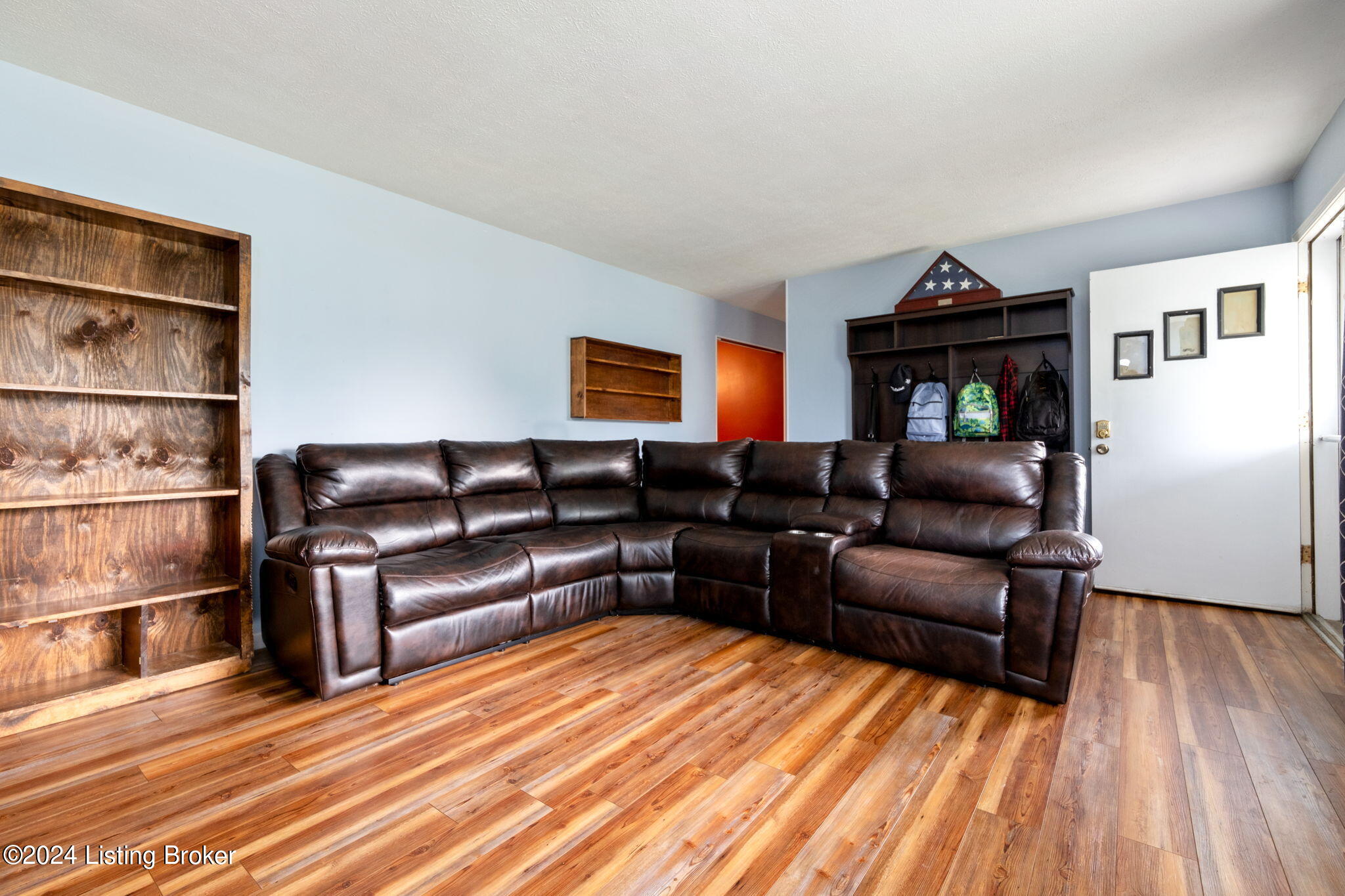 11100 Oliverda Dr