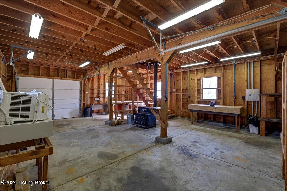 2105 Elder Park Rd