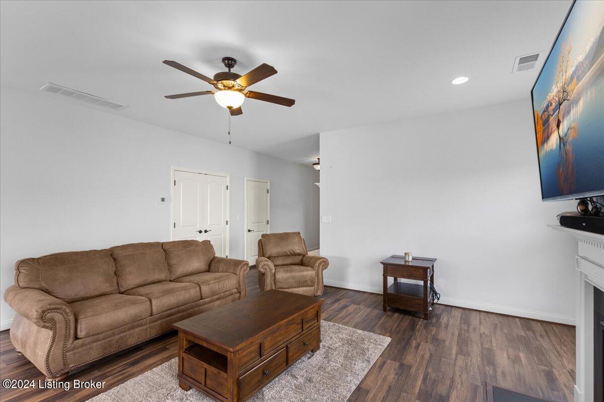 3401 Eastbrook Dr