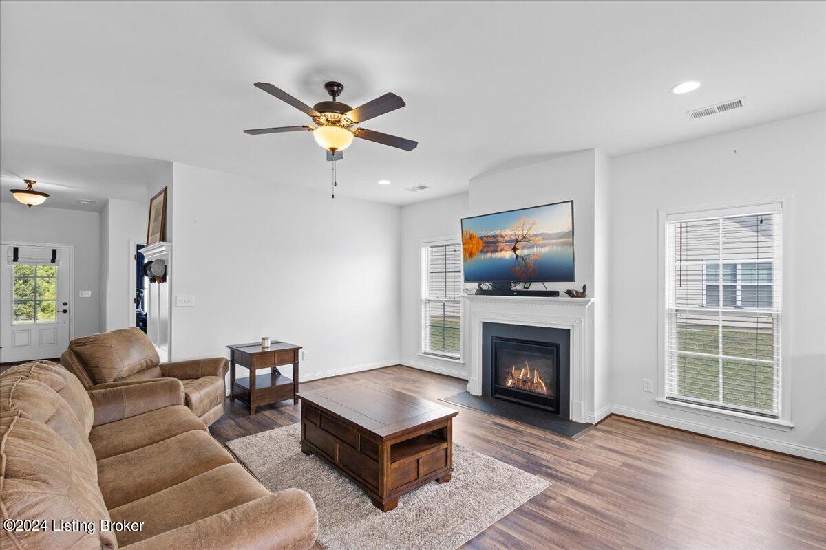3401 Eastbrook Dr