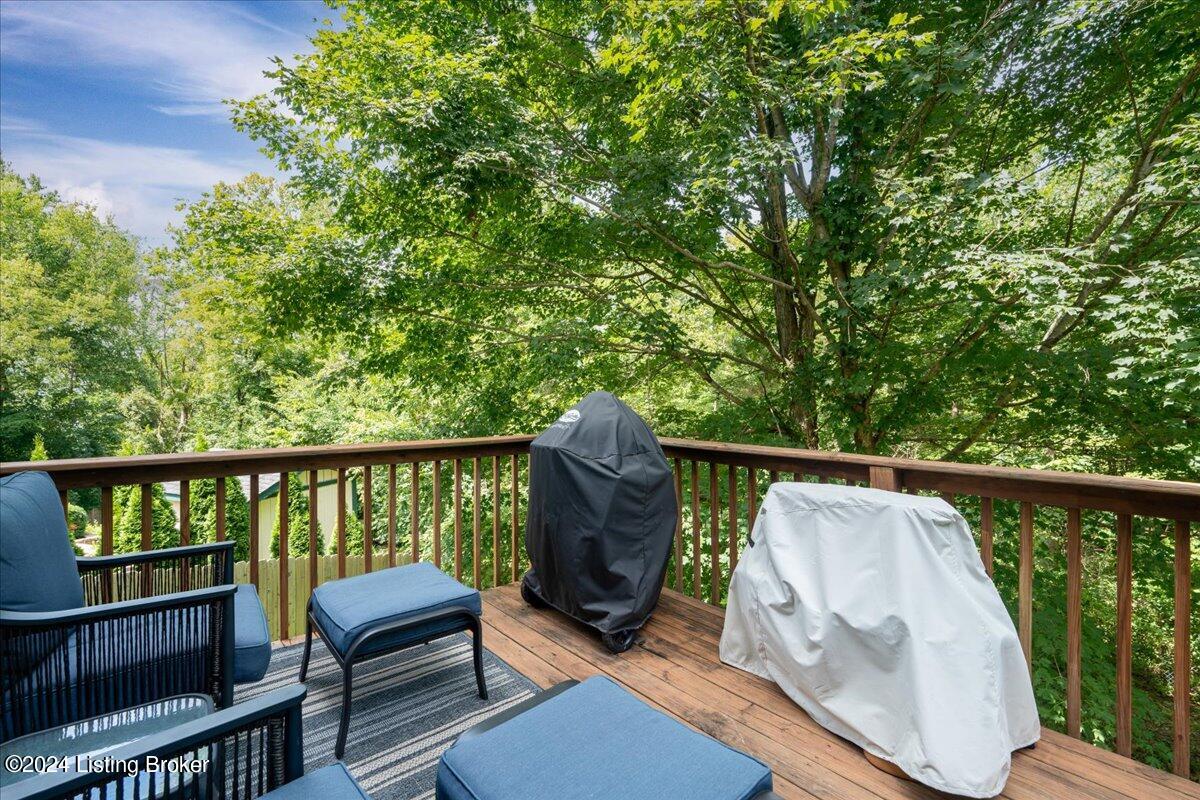 403 Woodland Lakes Dr
