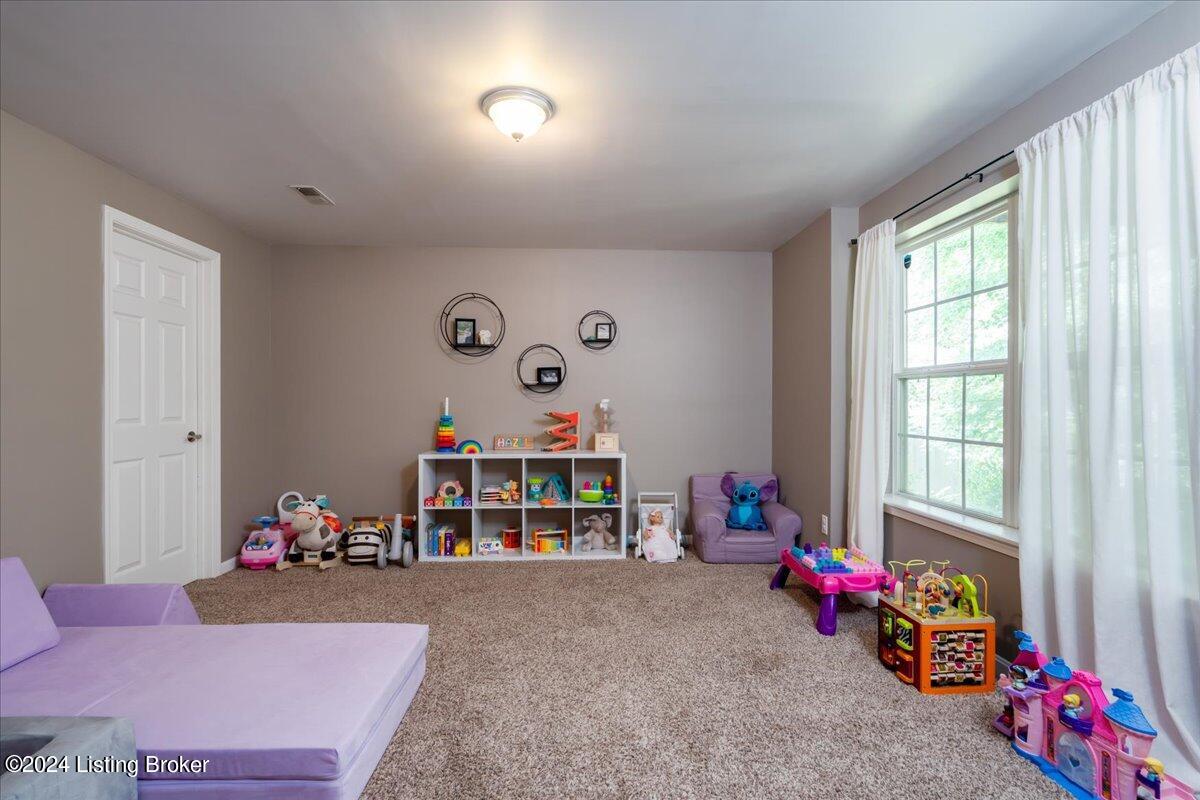 403 Woodland Lakes Dr