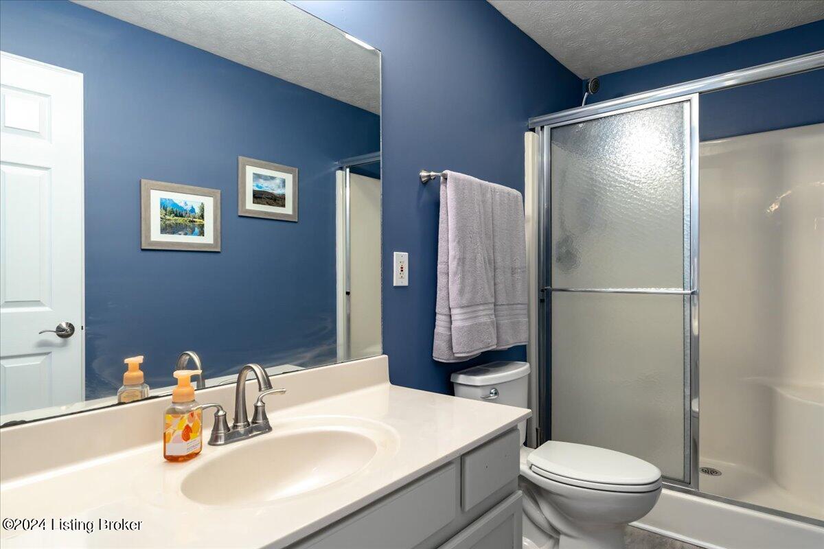 403 Woodland Lakes Dr