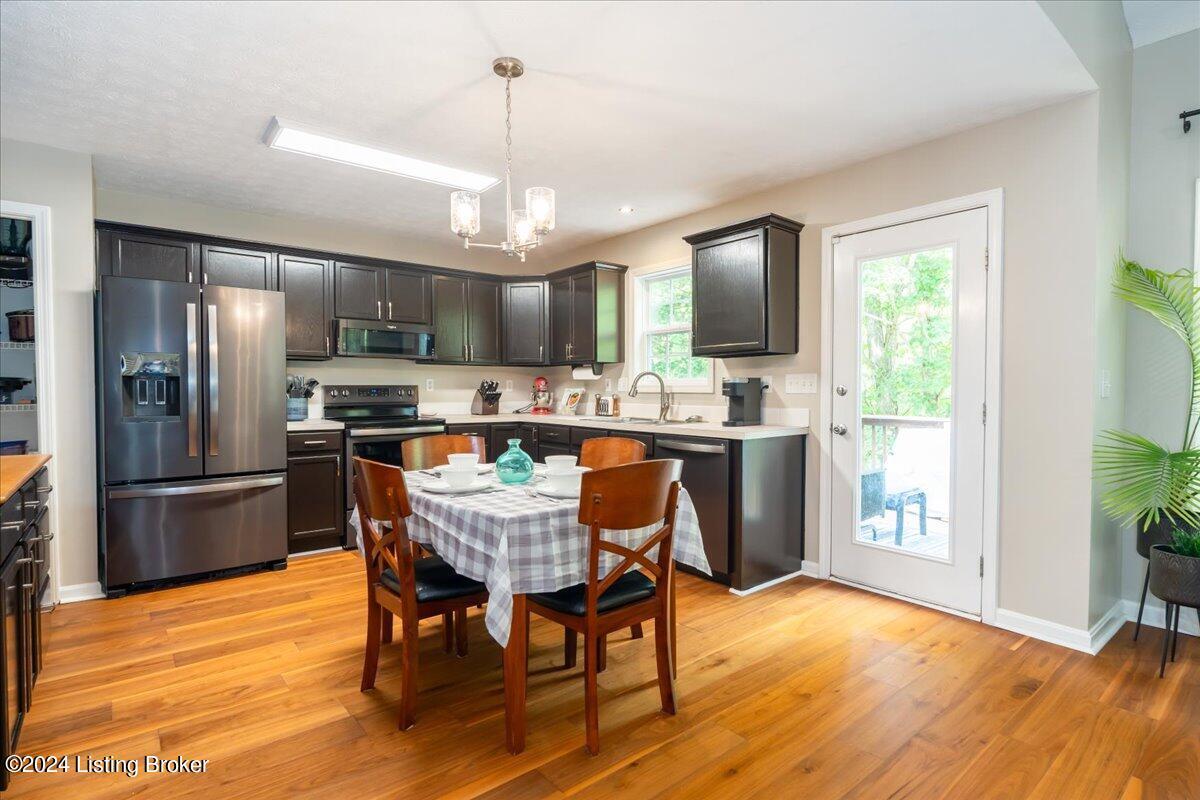 403 Woodland Lakes Dr
