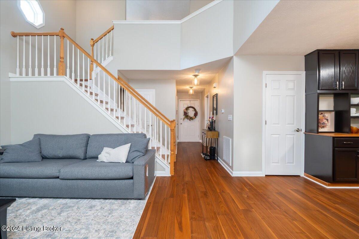 403 Woodland Lakes Dr