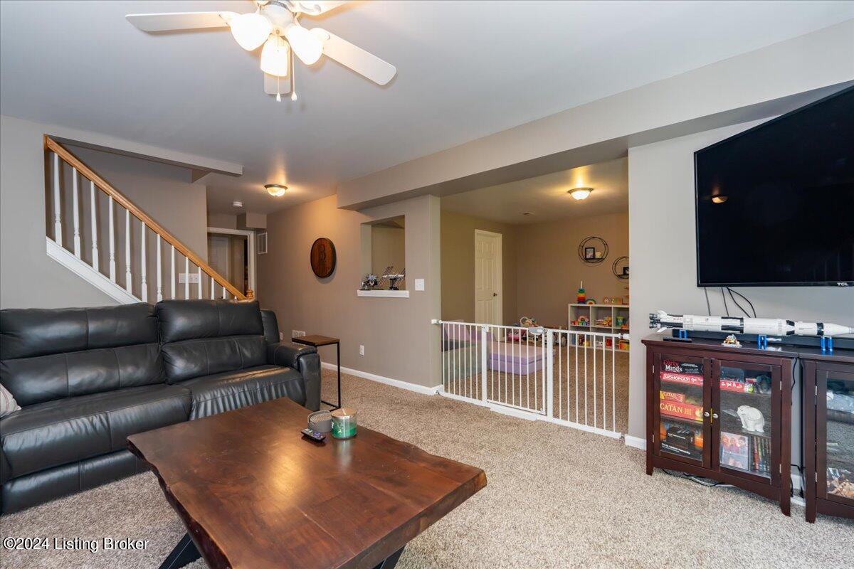 403 Woodland Lakes Dr