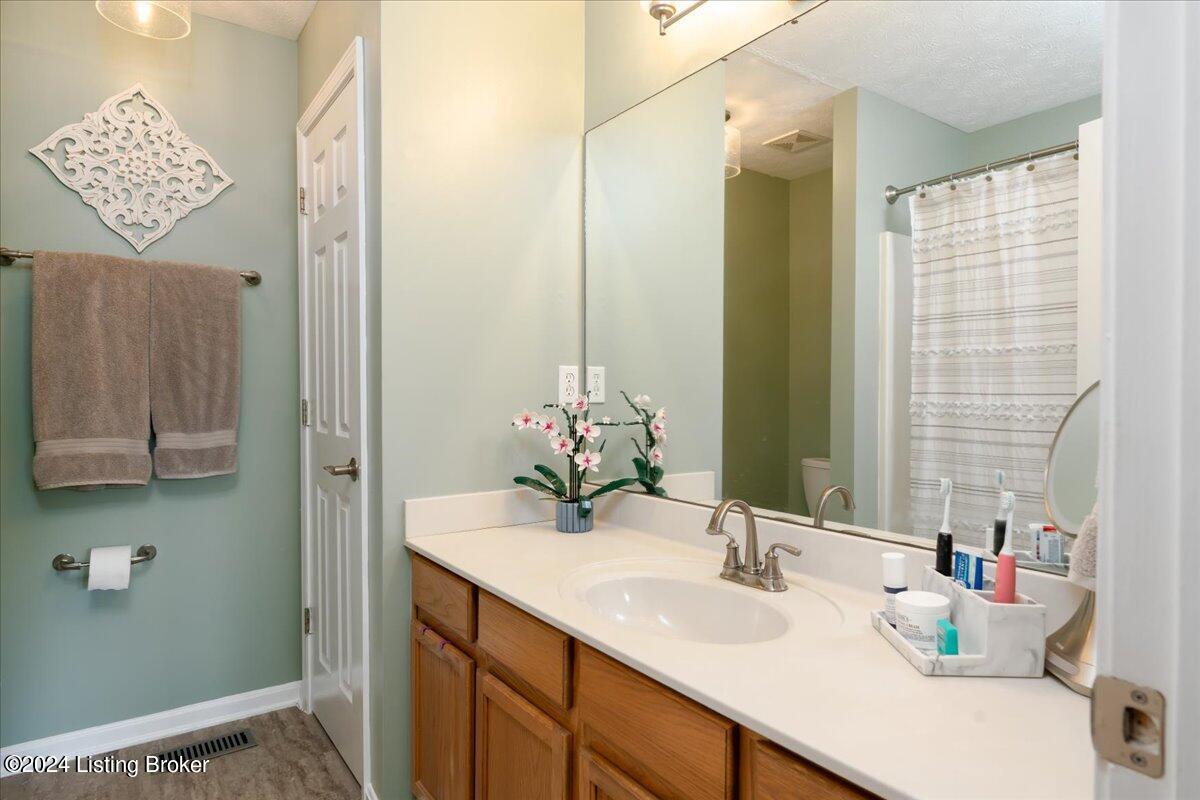 403 Woodland Lakes Dr