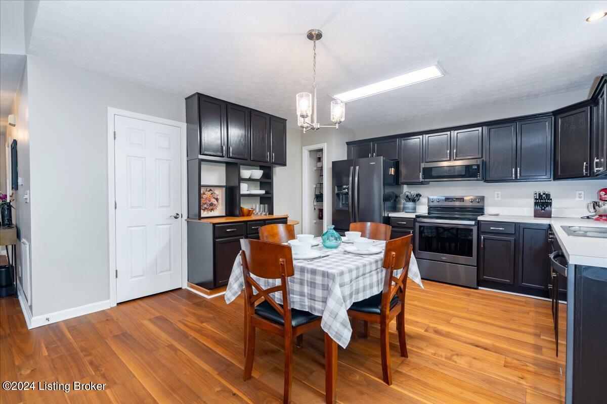 403 Woodland Lakes Dr