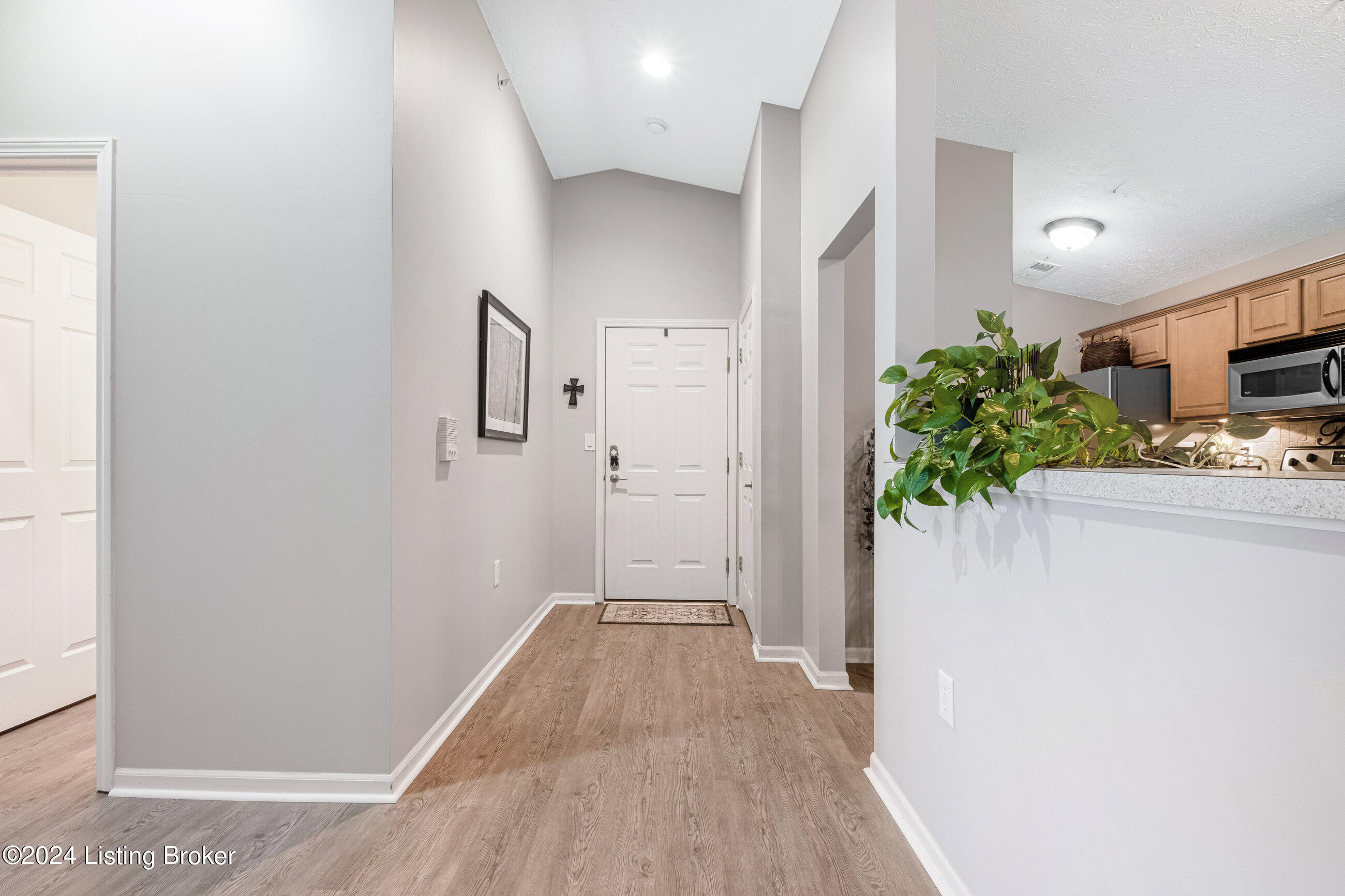 6406 Shelton Cir, 311