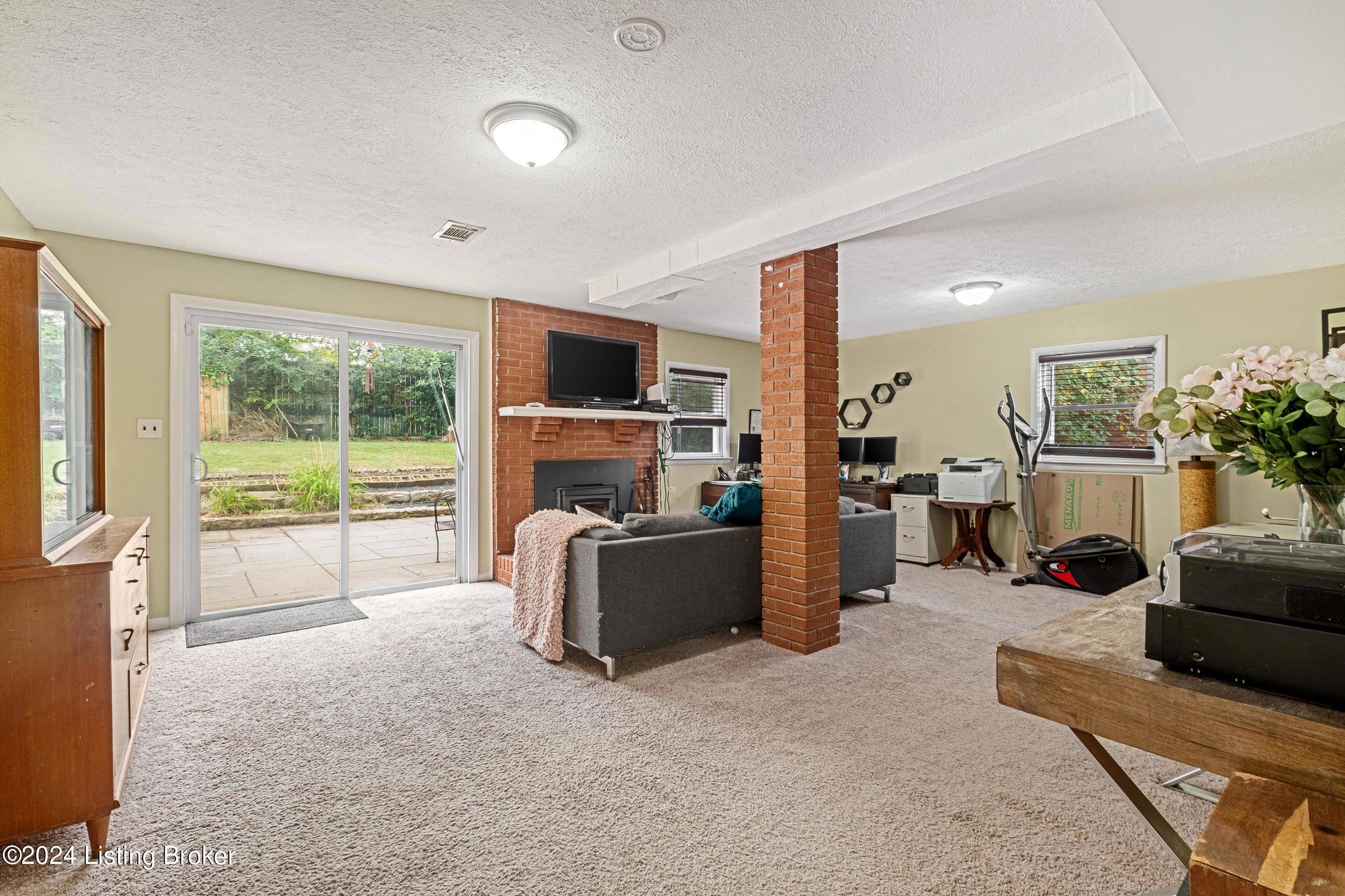 7016 Mountain Ct