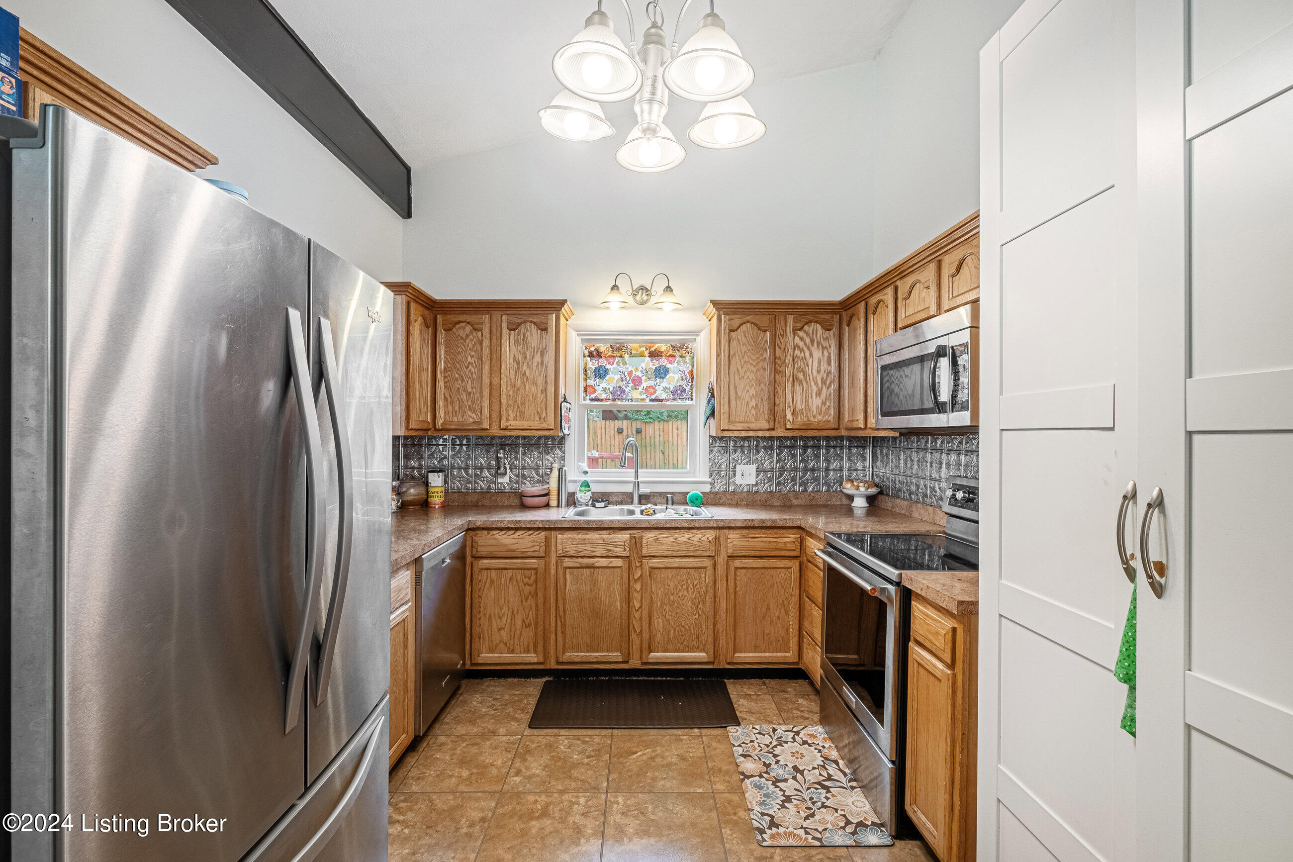 7016 Mountain Ct