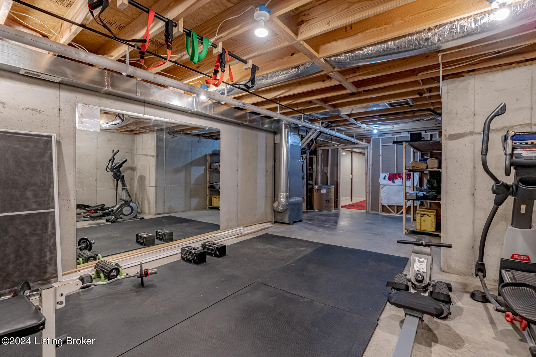 5200 Manor Dr