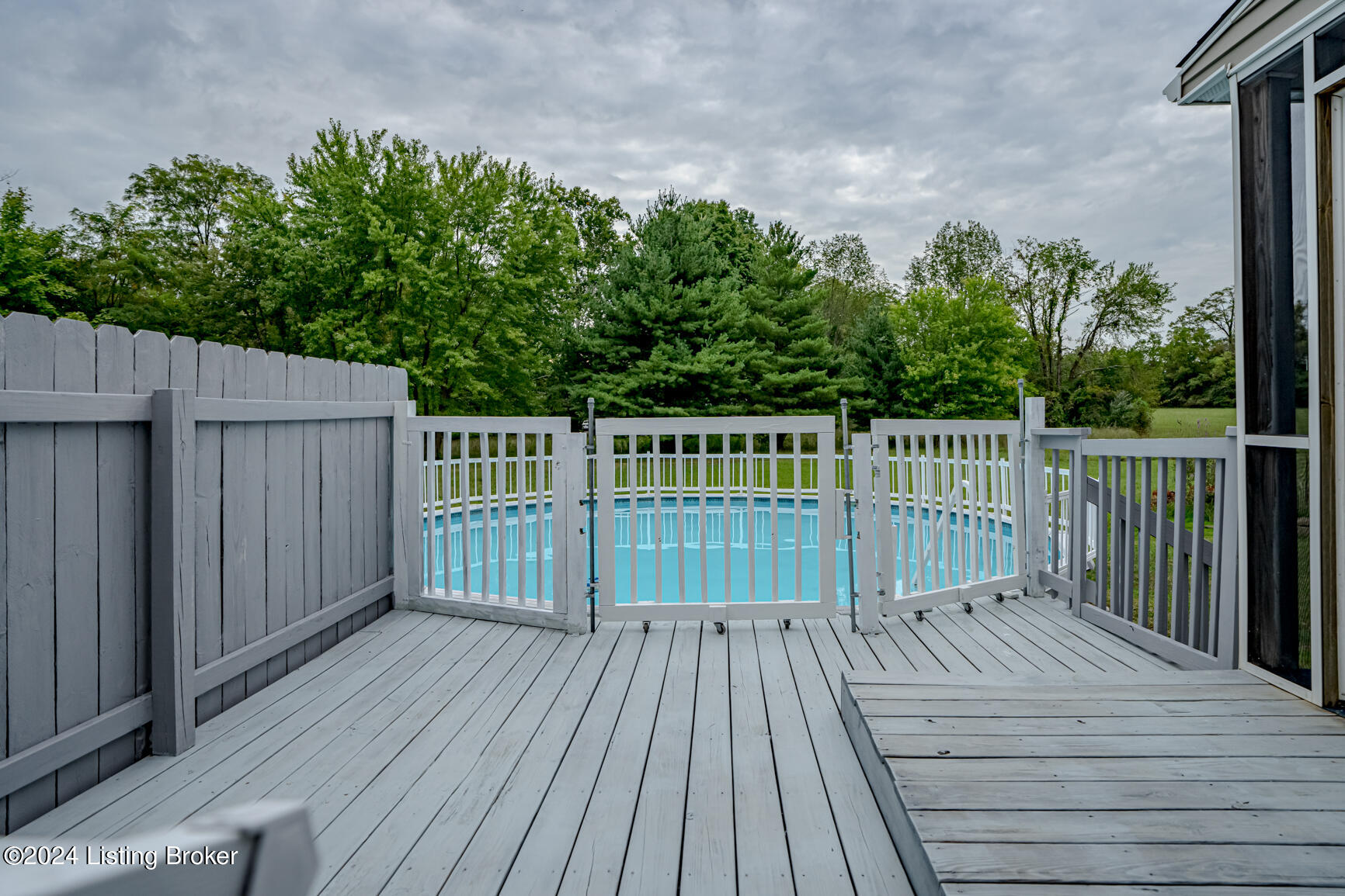 5200 Manor Dr