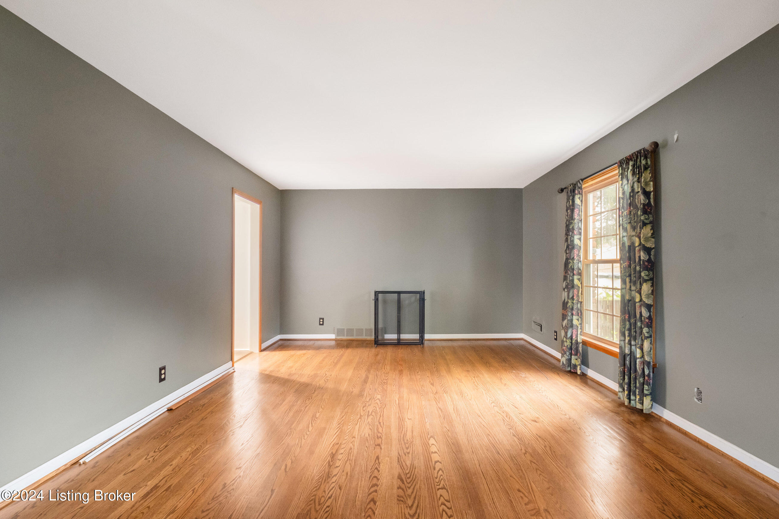 3713 Whitehall Ct
