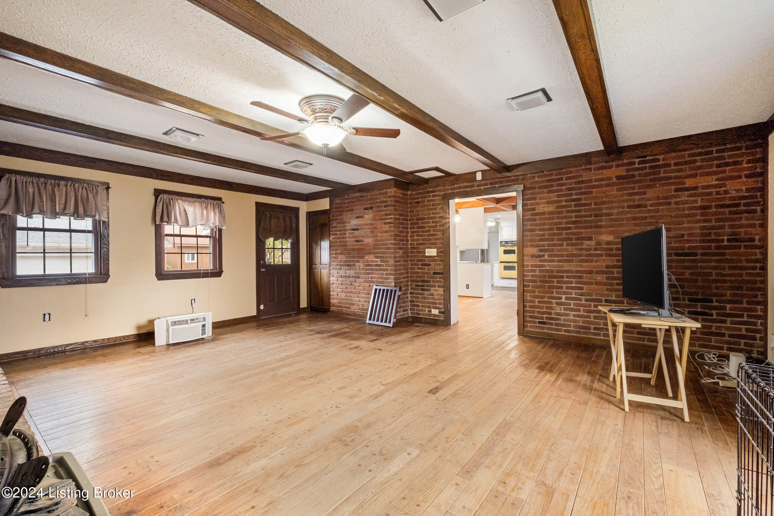 3713 Whitehall Ct