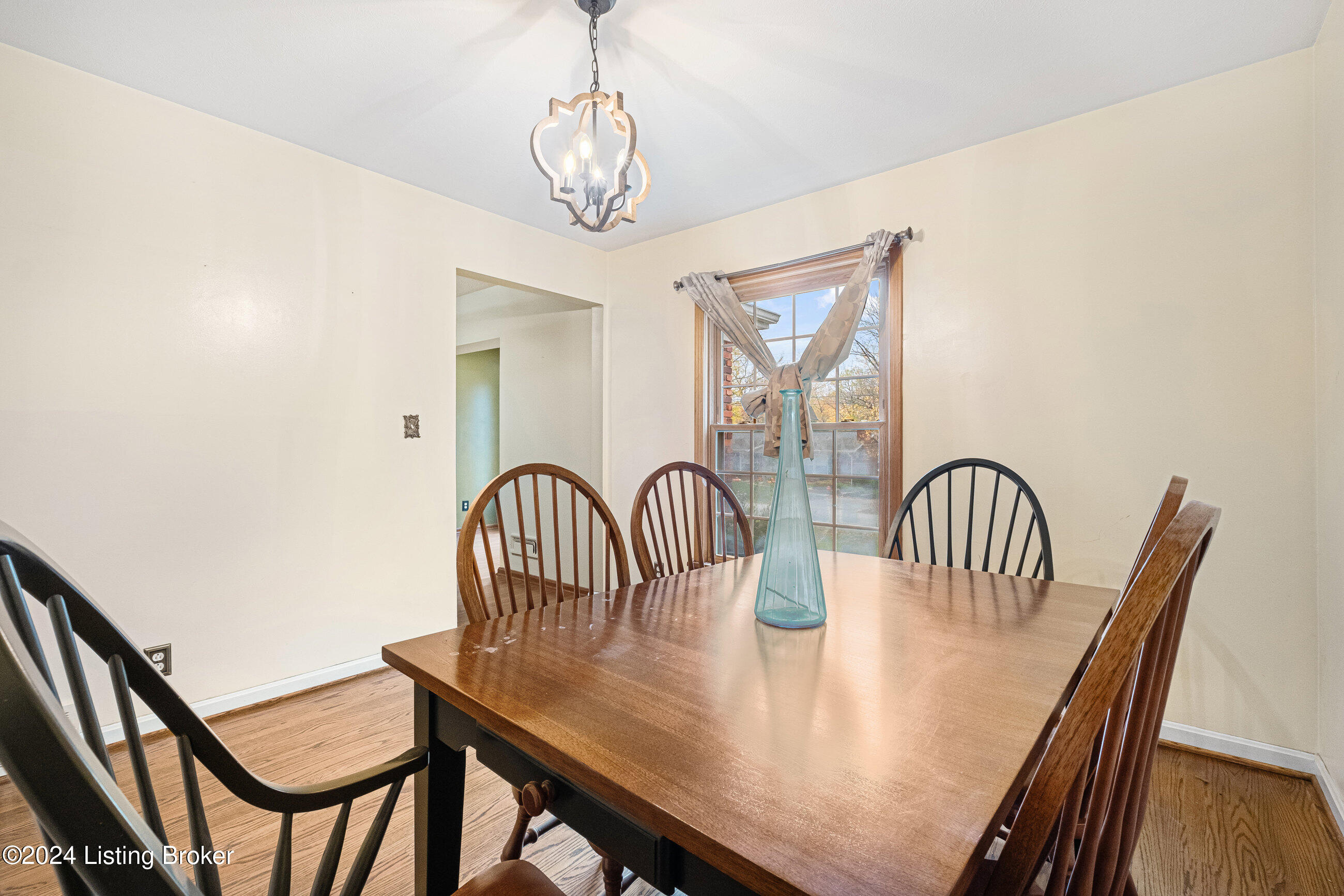 3713 Whitehall Ct