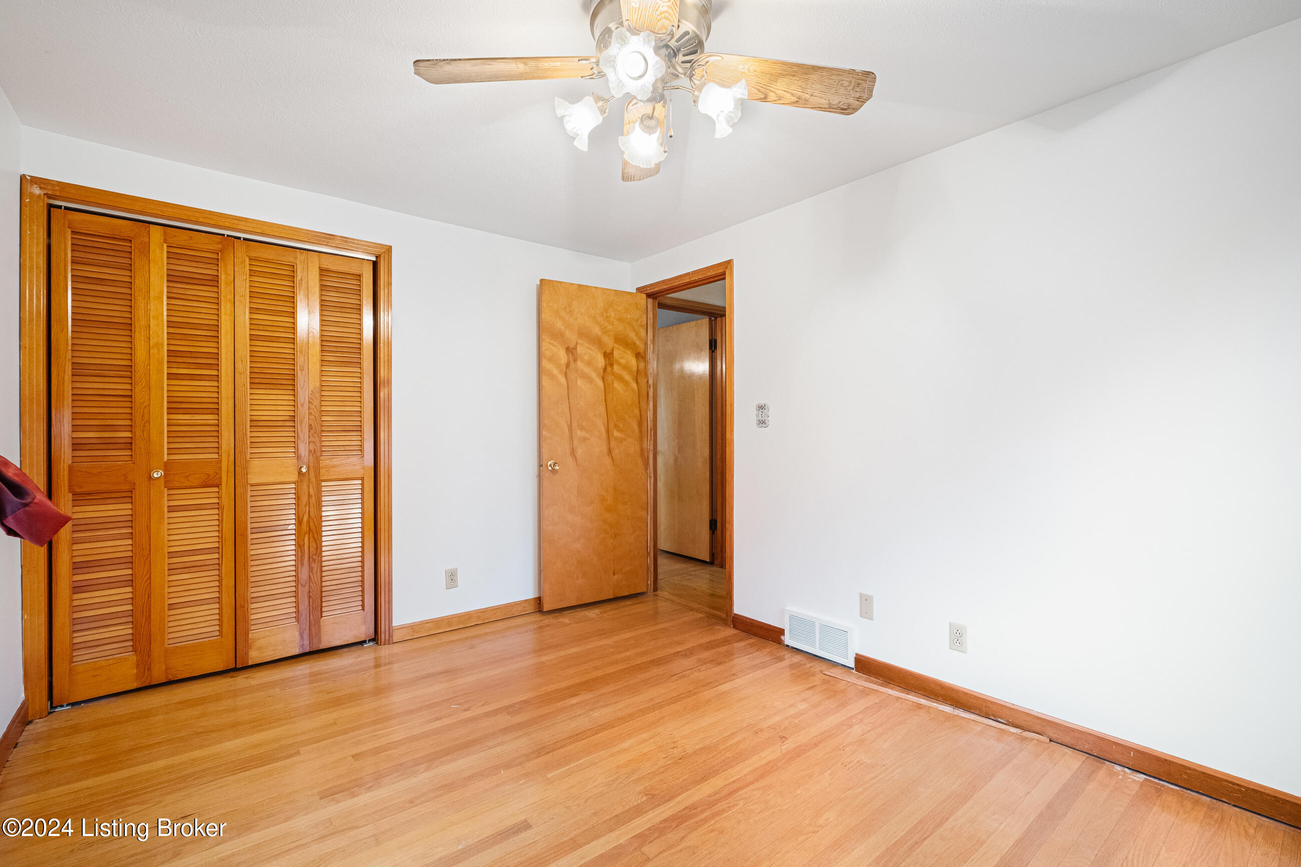 3713 Whitehall Ct
