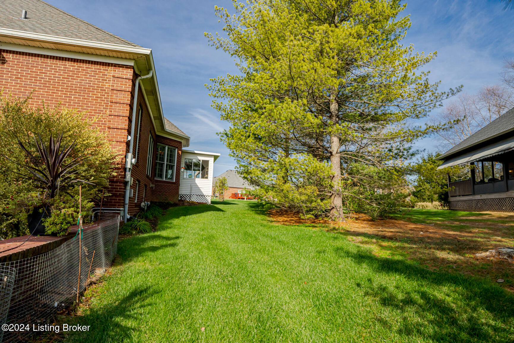 1262 Pebble Dr