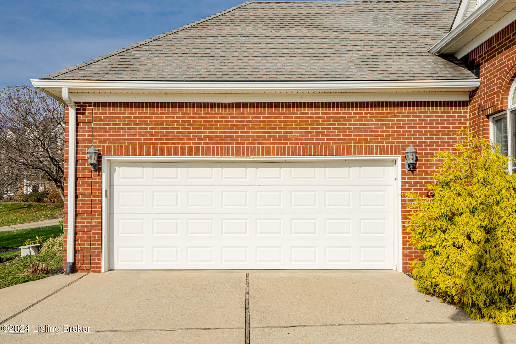 1262 Pebble Dr
