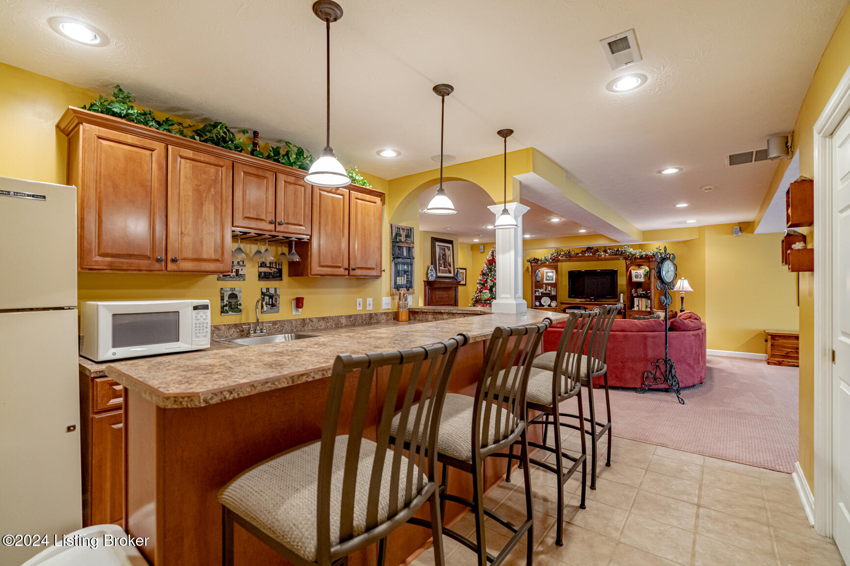 1262 Pebble Dr