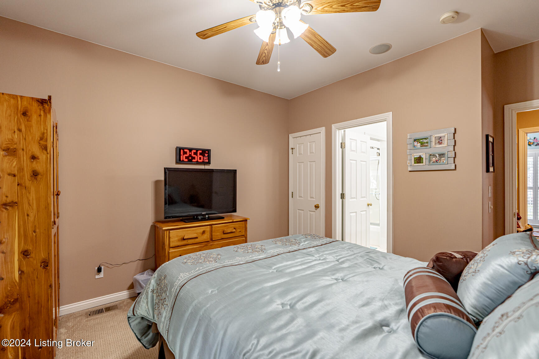 1262 Pebble Dr