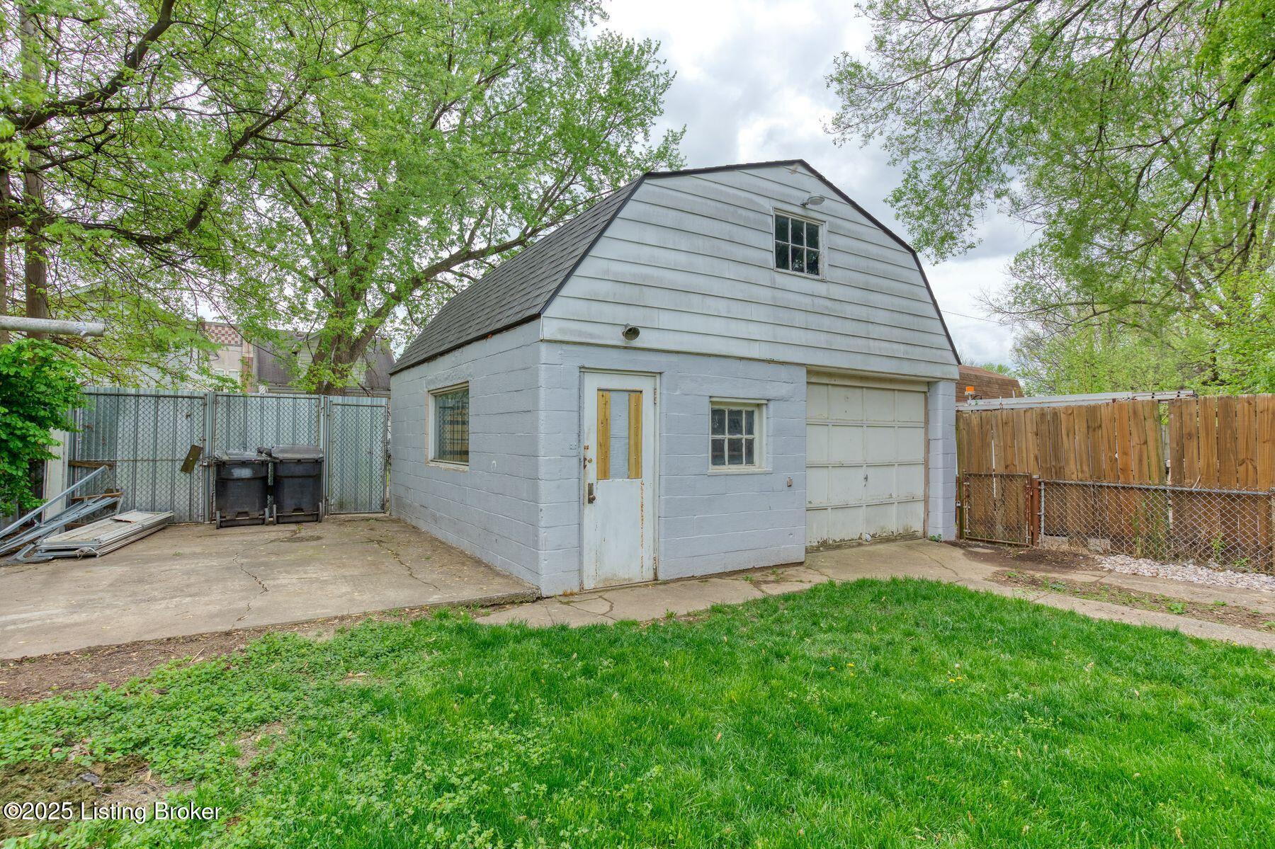 720 W Evelyn Ave
