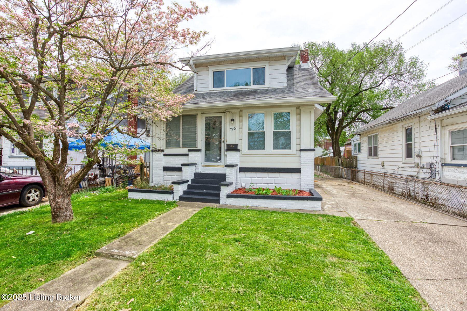 720 W Evelyn Ave